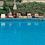 Athena Hotell 3*
