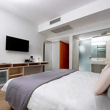 Athena Hotel 3*