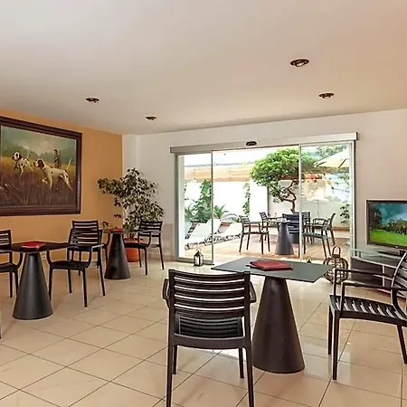 Hotel Athena 3*