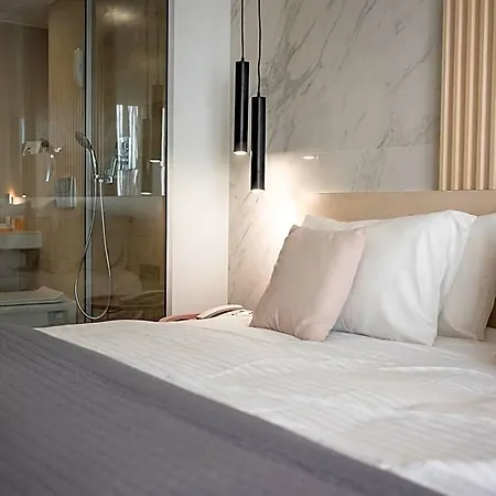 Hotelli Athena 3*