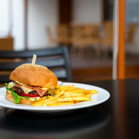 فندق أثينا 3*